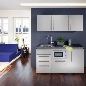 pantryküche mit kühlschrank